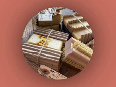 Bornholms Sæbesyderi - 6 Stykker lækker sæbe + 2 stk neglebørster