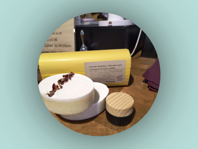 Svaneke Sæbehus - 4 stk saltsæber + 2 stk læbepomade