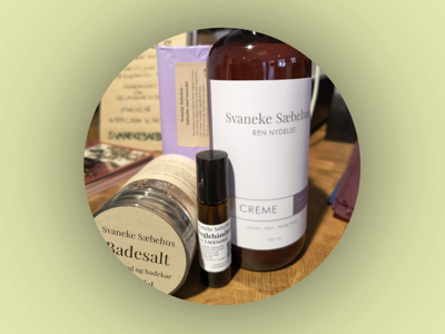 Badesalt + Neglebåndsolie + Creme til hænder og krop, 500 ml. - Svaneke Sæbehus