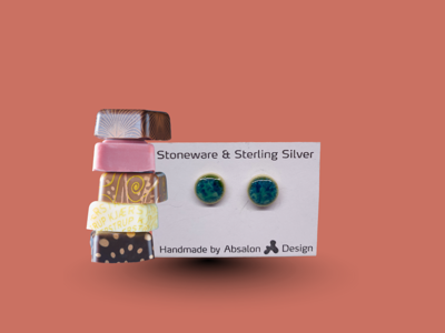 Absalon Design & Kjærstrup Chokolade - 1 stk. Absalon Design Ørestikker: Blå + 1 stk. Kjærstrup chokolade æske: 5 stk. Chokolade.